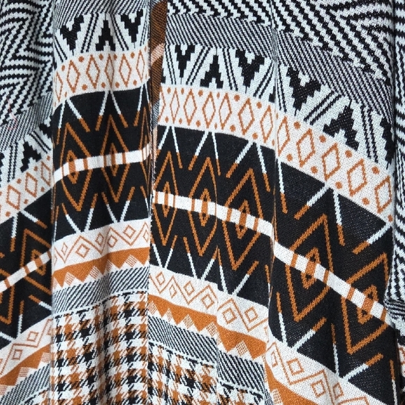 Joseph Black and White Chevron Poncho - Picture 2 of 6